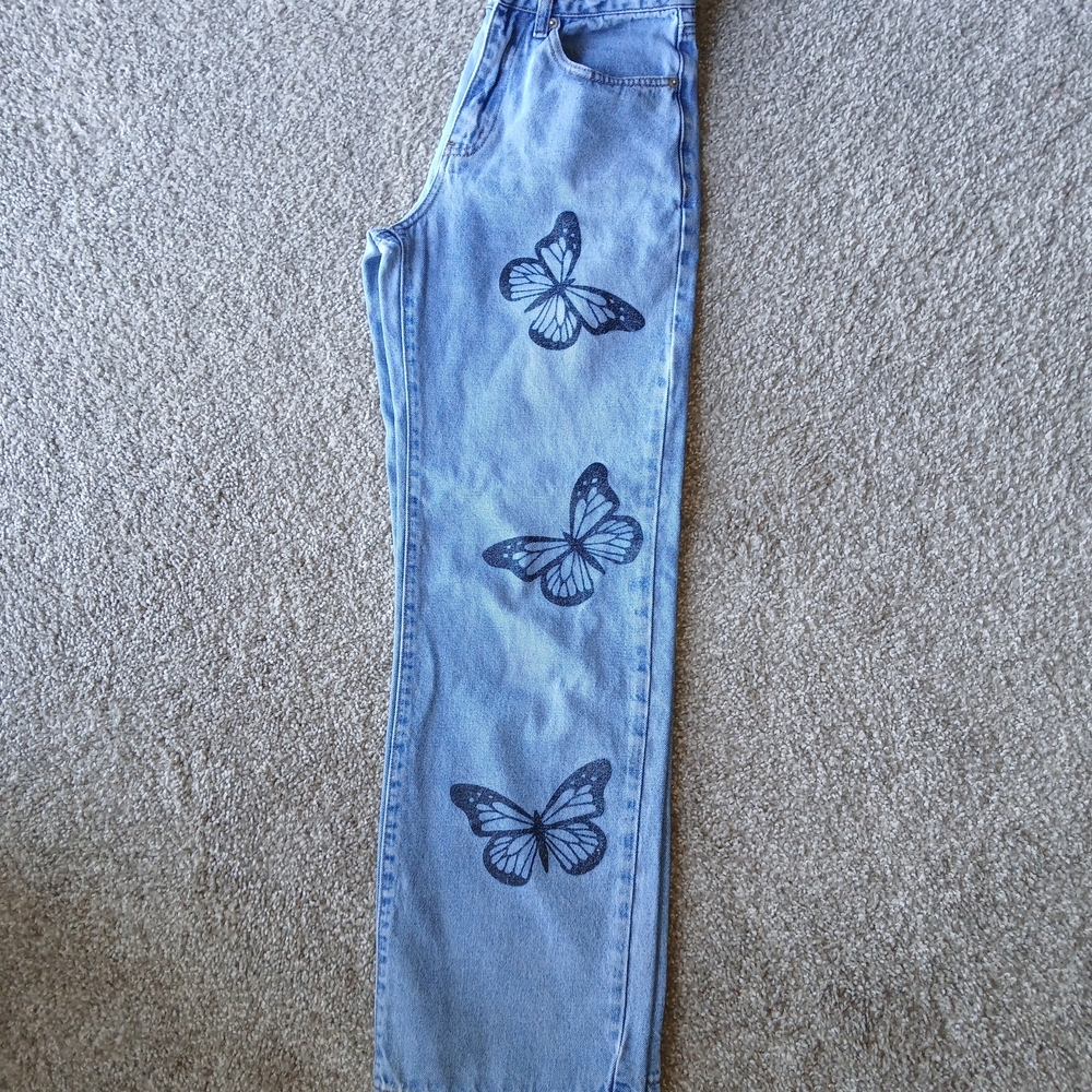 Rue21 Light Blue Jeans with Butterfly Design